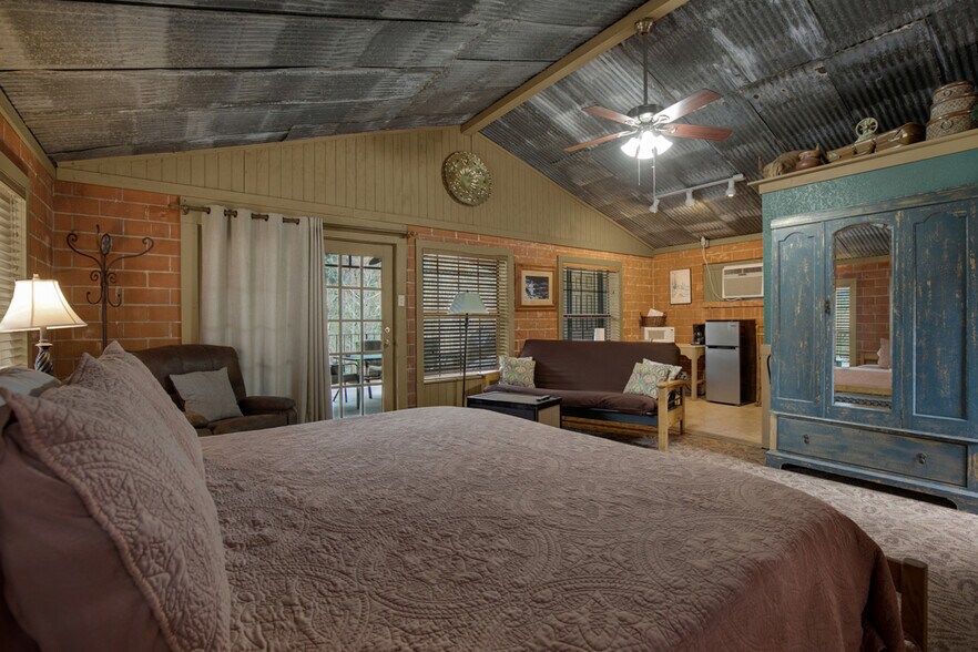More Photos Of 7367 River Rd, New Braunfels Lodge Meeting Hall For Sale