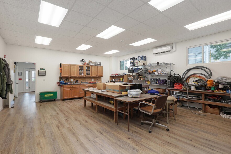 More Photos Of 215 Washington Rd, Sayreville Storefront Retail Residential For Lease