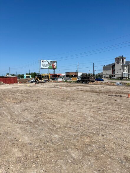 More Photos Of 19300 Morris Ave, Manvel Storefront Retail Office For Lease