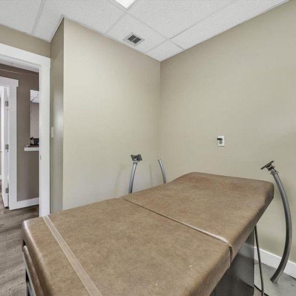 More Photos Of 25400-25430 Goddard Rd, Taylor Medical For Sale