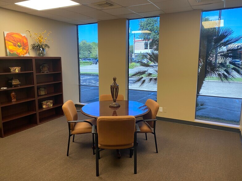More Photos Of 1345 Campbell Rd, Houston Medical For Lease