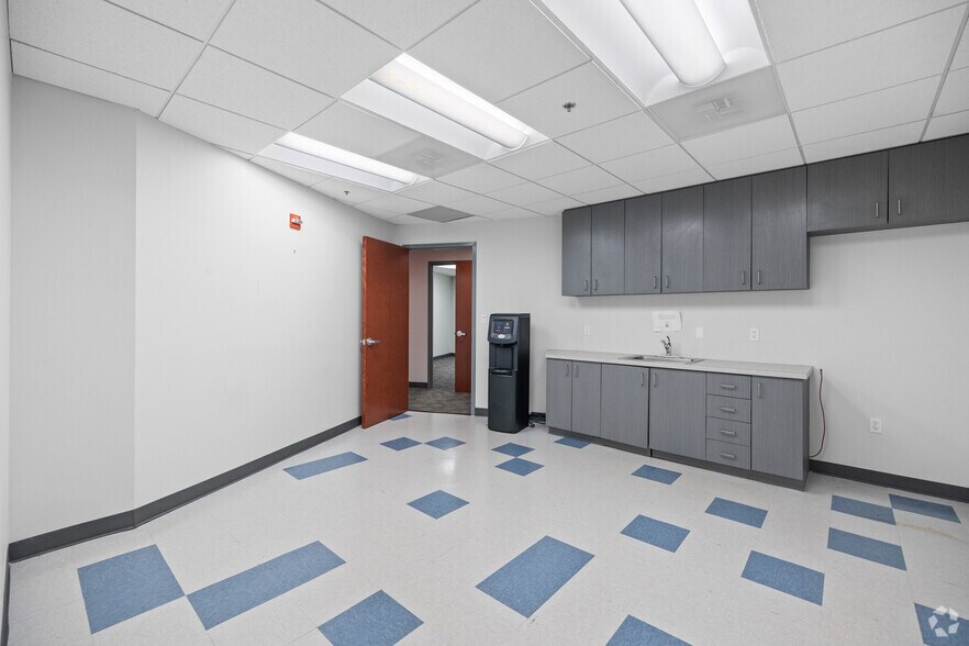 More Photos Of 12011 Lee Jackson Memorial Hwy, Fairfax Medical For Lease