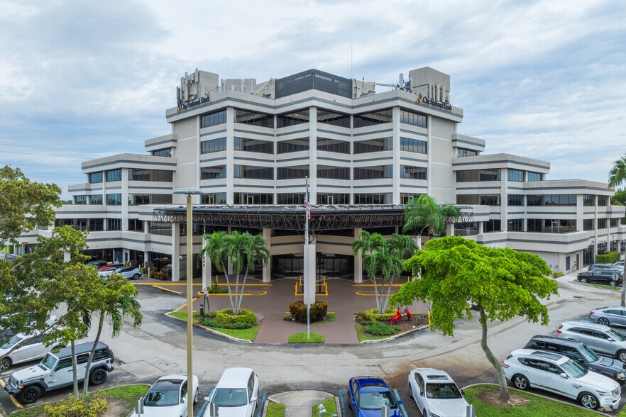 More Photos Of 7000 W Palmetto Park Rd, Boca Raton Office Residential For Lease