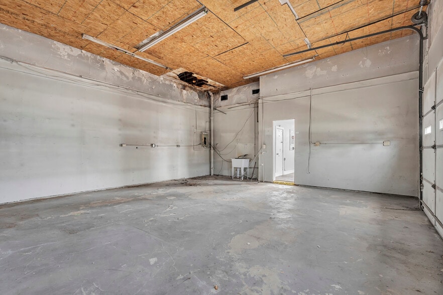 More Photos Of 600 White Horse Pike, Oaklyn Auto Repair For Sale