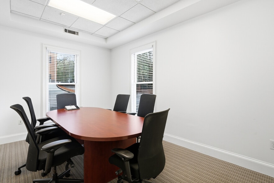 More Photos Of 324 Cherokee St NE, Marietta Office For Lease