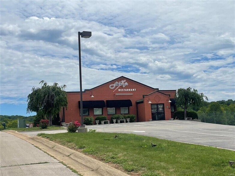 More Photos Of 1298 N Highway 47, Union Freestanding For Sale