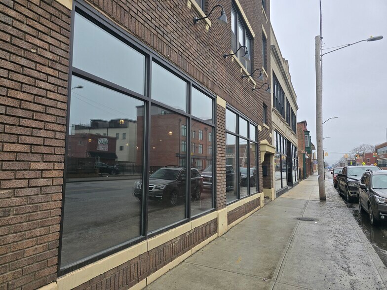 More Photos Of 4507 Lorain Ave, Cleveland Office For Lease