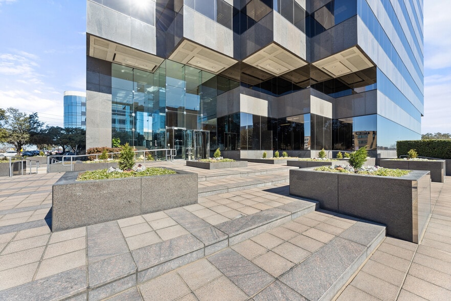 More Photos Of 10000 N Central Expy, Dallas Office Residential For Lease