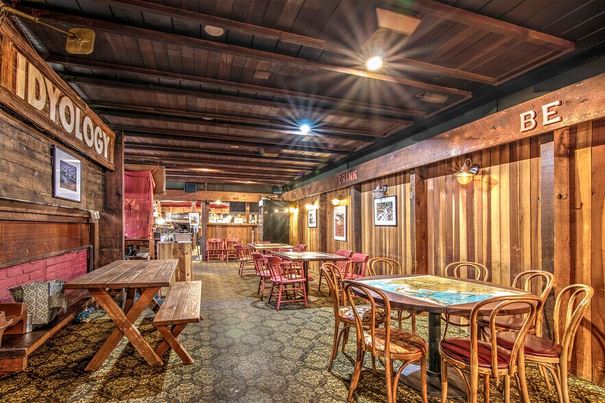 More Photos Of 54905 N Circle Dr, Idyllwild-Pine Cove Restaurant For Lease