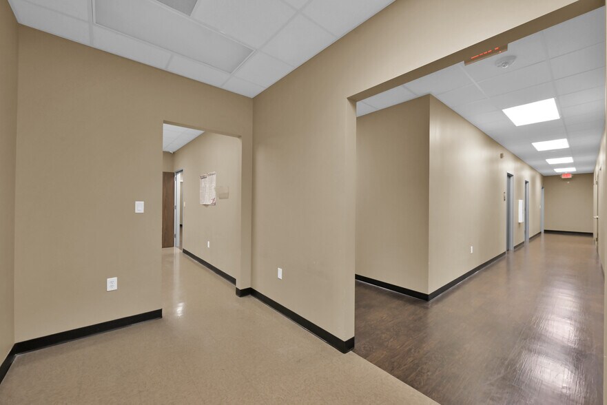 More Photos Of 1126 Rayford Rd, Spring Medical For Sale