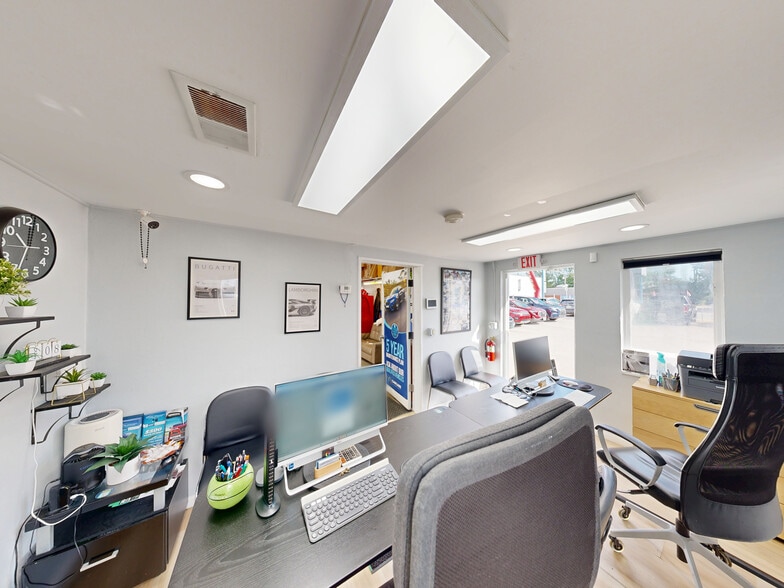 More Photos Of 7340 Calumet Ave, Hammond Auto Dealership For Sale