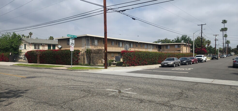Primary Photo Of 1935 W Linden St, Riverside Apartments For Sale