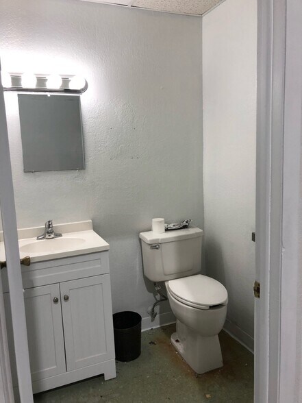 More Photos Of 7760 W 20th Ave, Hialeah Warehouse For Sale