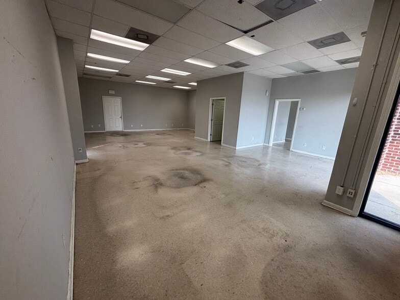 More Photos Of 109 Threet Industrial Rd, Smyrna Flex For Lease