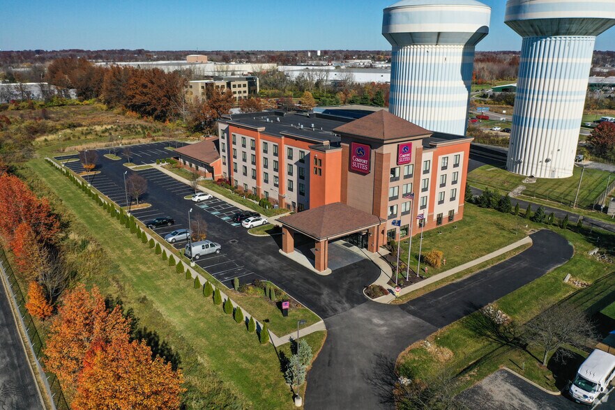 More Photos Of 70 Chris Perry Ln, Columbus Hotel For Sale