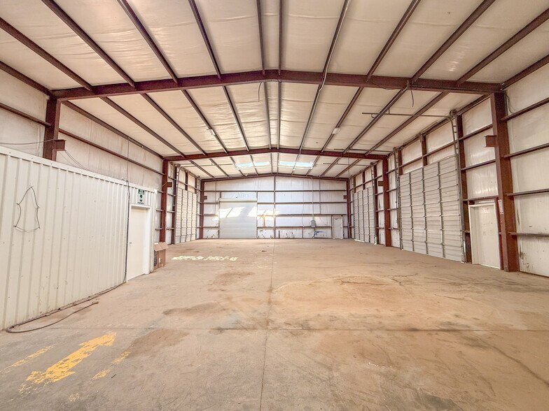 More Photos Of 12718 TX-191, Midland Warehouse For Lease