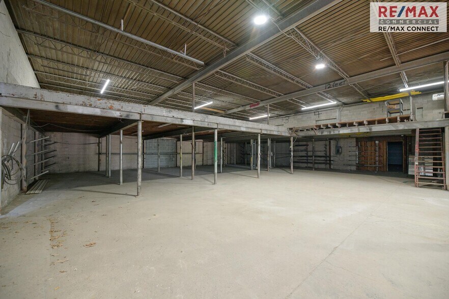 More Photos Of 2850 Cromwell Rd, Norfolk Warehouse For Sale