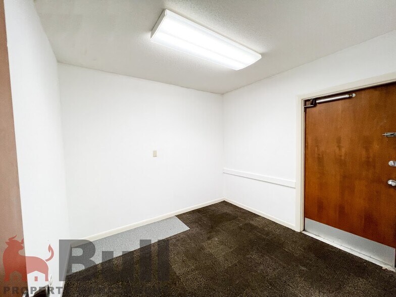 More Photos Of 5401 Alhambra Dr, Orlando Office For Lease