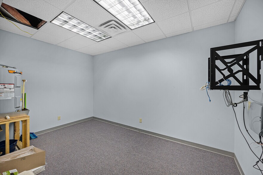 More Photos Of 107 Shannon St, Jackson Office For Sale