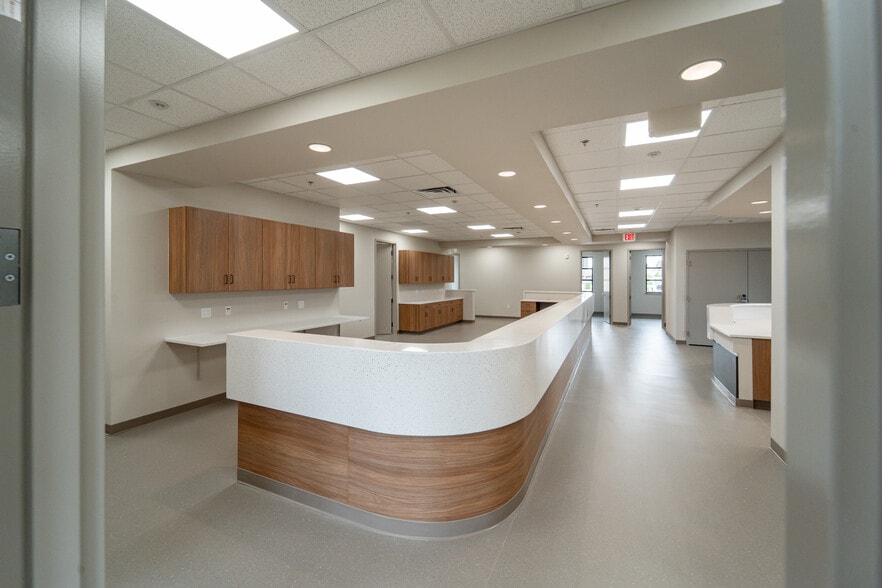 More Photos Of 132 Valencia St, Woodlake Healthcare For Sale