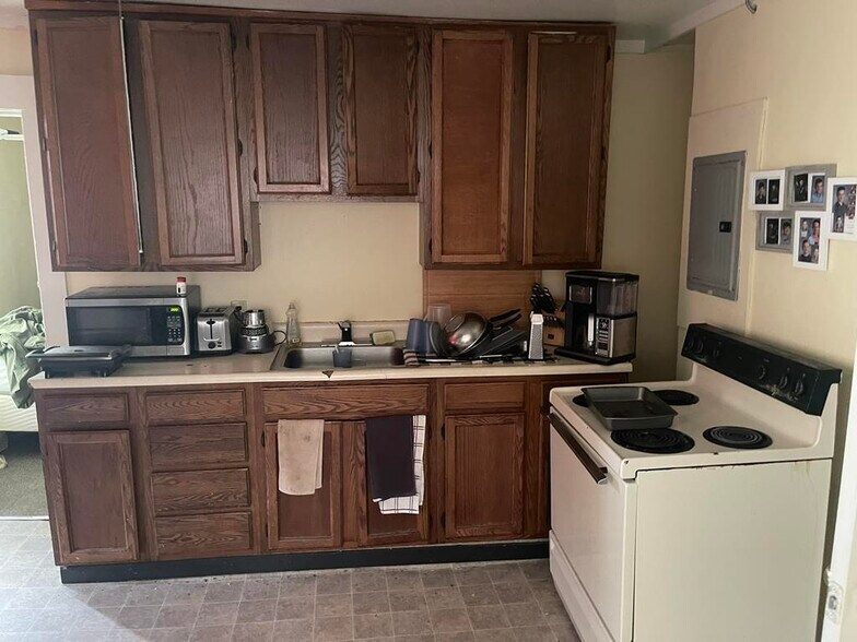 More Photos Of 128 Alfred St, Biddeford Apartments For Sale