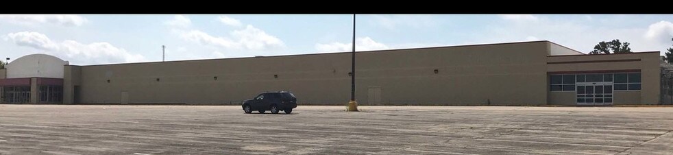 More Photos Of 1425 E Us Highway 151, Platteville Freestanding For Lease