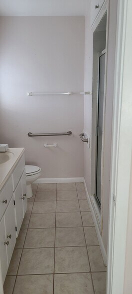 More Photos Of 1001 Blackhaw St, Houston Office Residential For Sale