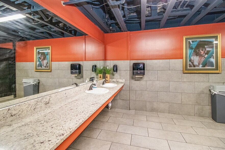 More Photos Of 21 E Athens St, Winder General Retail For Sale