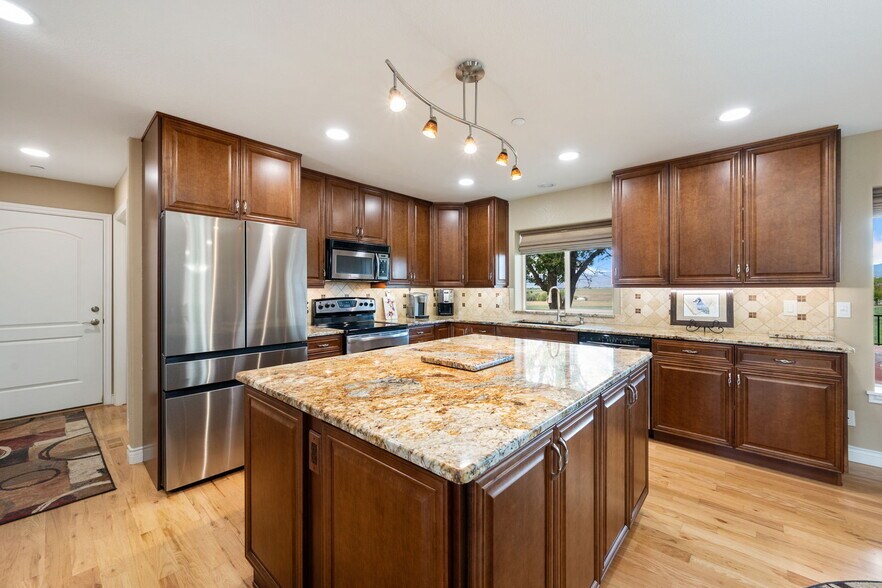 More Photos Of 13299 E County Line Rd, Longmont Flex For Sale