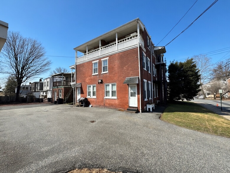 More Photos Of 131 W 18th St, Wilmington Multifamily For Sale