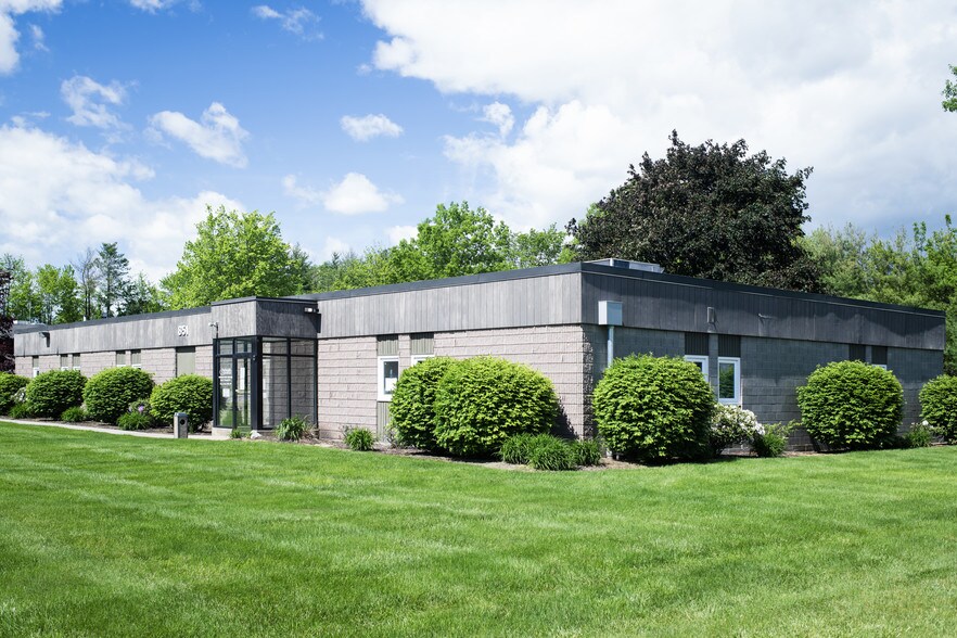 More Photos Of 851 Marshall Phelps Rd, Windsor Medical For Sale