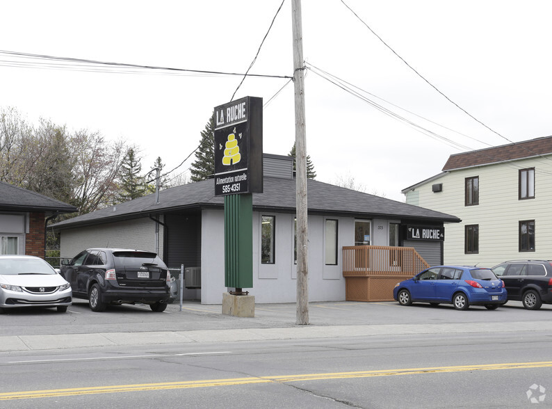 Primary Photo Of 375 Rue Notre-Dame, Repentigny Storefront For Sale