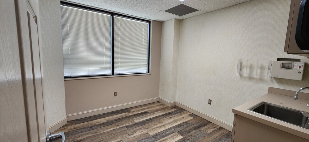 More Photos Of 200 Arh Ln, Low Moor Hospital For Sale