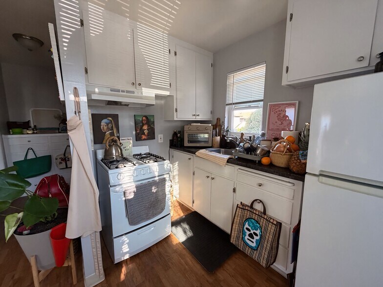 More Photos Of 19 E 41st Pl, San Mateo Apartments For Sale