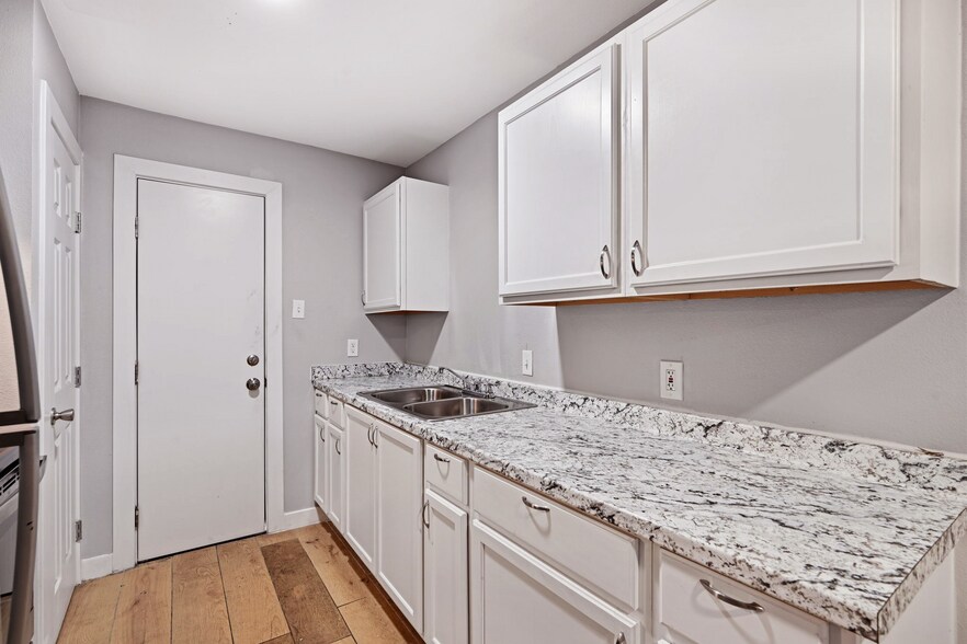 More Photos Of 220 S Jupiter Rd, Garland Apartments For Sale