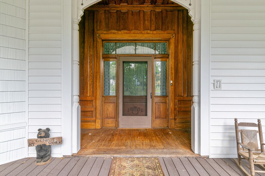 More Photos Of 639 Tower St, Tazewell Specialty For Sale