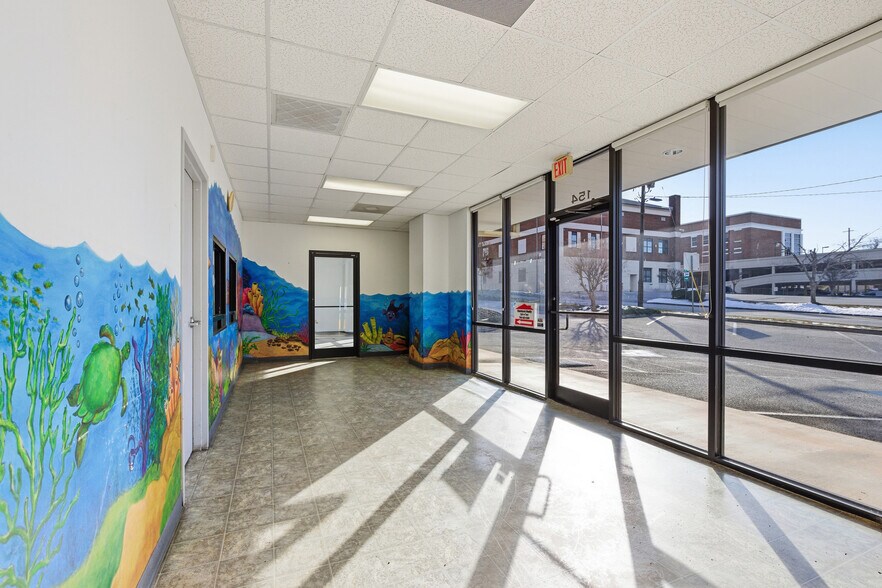 More Photos Of 148-156 W Tugalo St, Toccoa Office For Lease