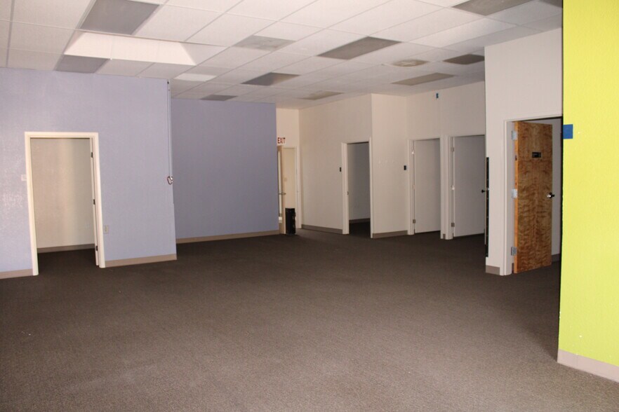 More Photos Of 1275 Anthony Dr, Anthony Medical For Lease