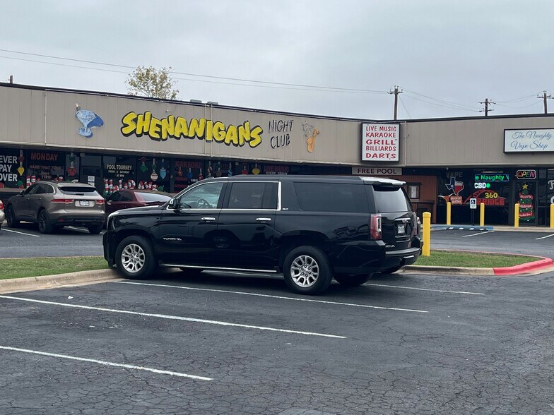 More Photos Of 13233 Pond Springs Rd, Austin Freestanding For Sale