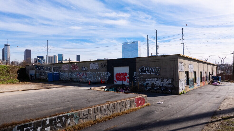 More Photos Of 523 Joseph E Boone Blvd, Atlanta Warehouse For Sale