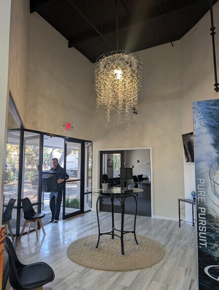 More Photos Of 5905 Johns Rd, Tampa Warehouse For Sale