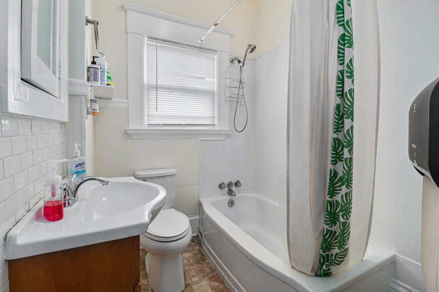 More Photos Of 2307-2311 Harrison St, Oakland Apartments For Sale