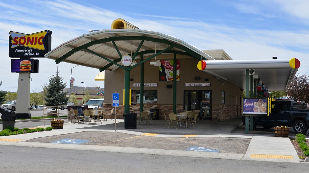 Primary Photo Of 1192 W Highway 40, Vernal Fast Food For Sale