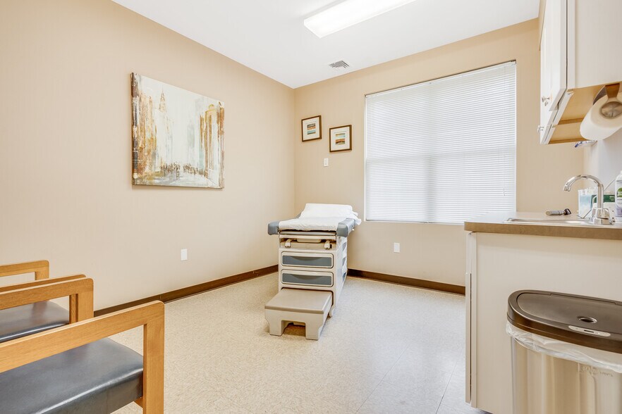 More Photos Of 5 Walter E Foran Blvd, Flemington Medical For Sale