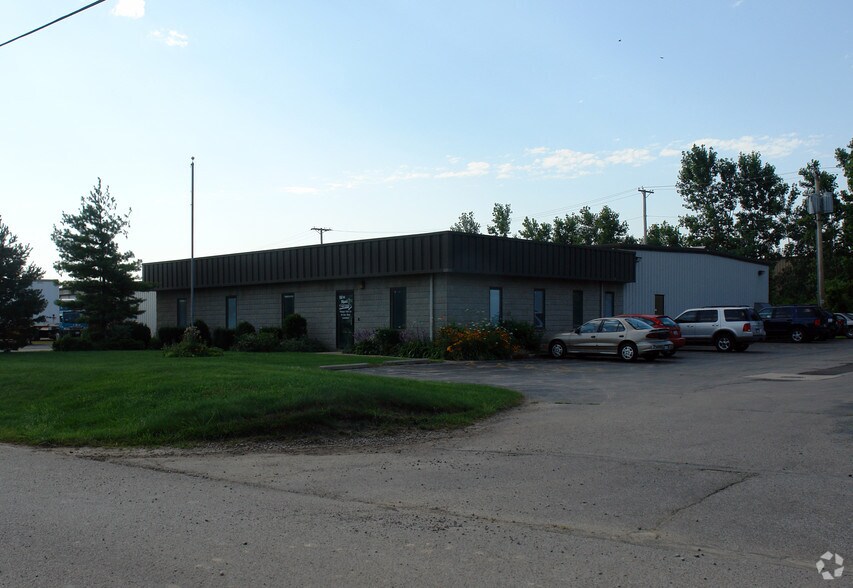 Primary Photo Of 400 E State Line Rd, Toledo Warehouse For Lease