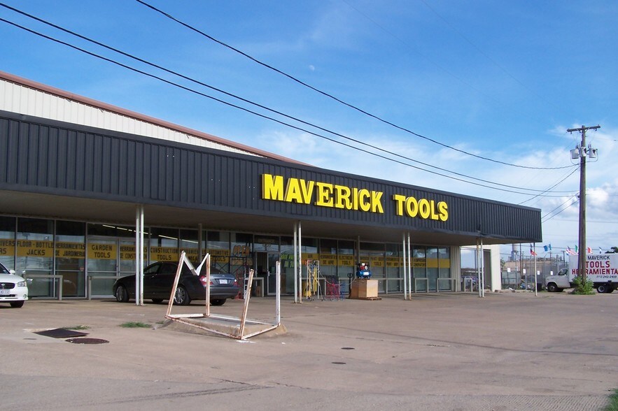 More Photos Of 10220 Harry Hines Blvd, Dallas General Retail For Sale