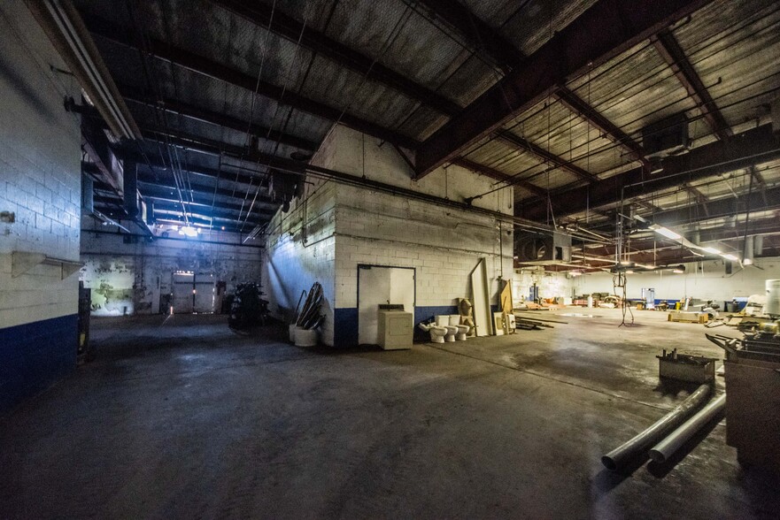 More Photos Of 501 Lakeshore Dr, Kuttawa Warehouse For Sale