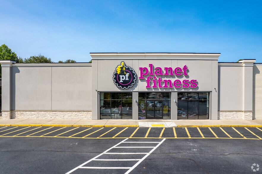 More Photos Of 201-365 Habersham Village Cir, Cornelia General Retail For Sale