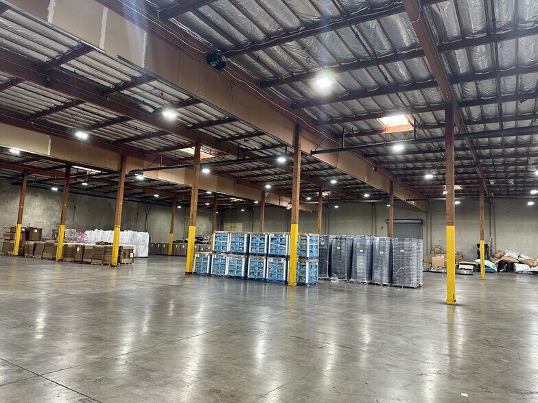 More Photos Of 18770 80th Pl S, Kent Warehouse For Lease