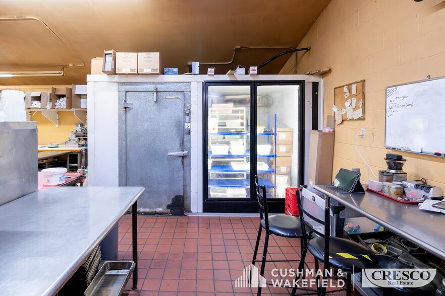 More Photos Of 29303 Euclid Ave, Wickliffe Restaurant For Sale
